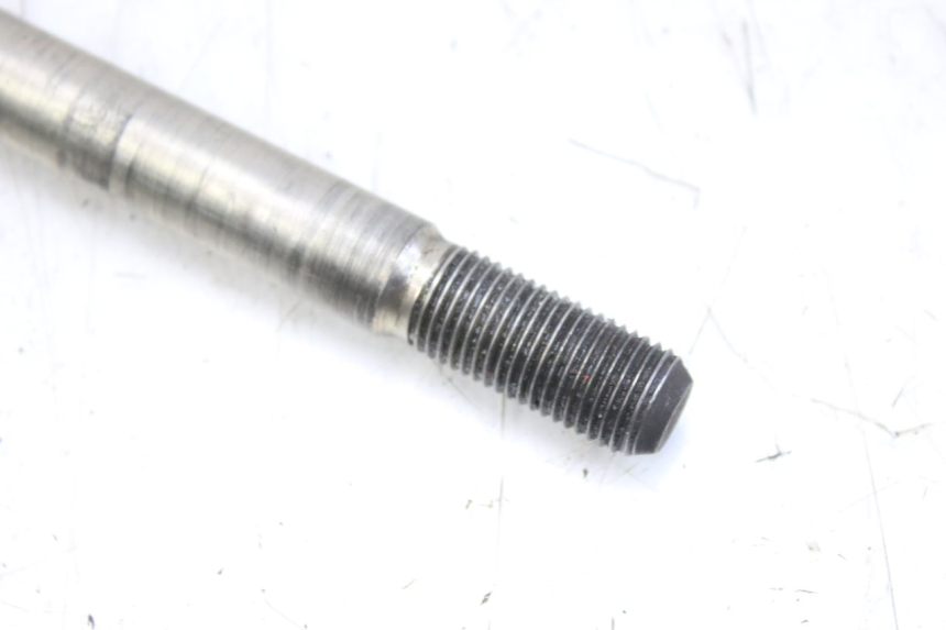 photo de FRONT WHEEL AXLE MBK SKYCRUISER 125 (2010 - 2013) - Alternative perspective