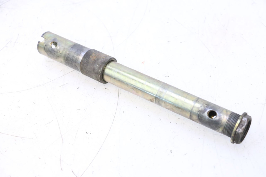 photo de FRONT WHEEL AXLE DUCATI SS IE DS CARENEE 1000 (2002 - 2006) - Main view