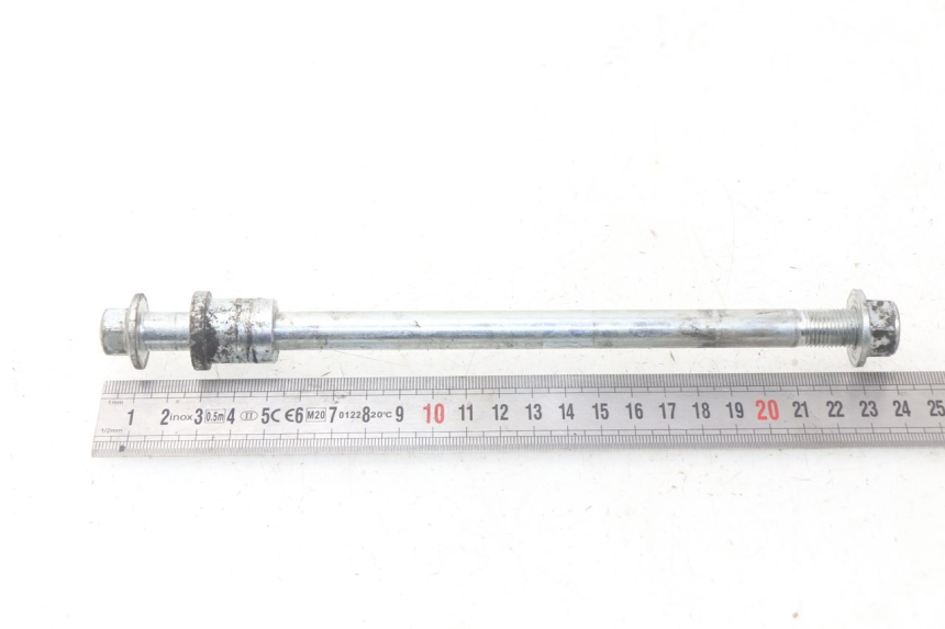 photo de FRONT WHEEL AXLE FYM STRADA 50 (2007 - 2014) - Zoom on usage condition