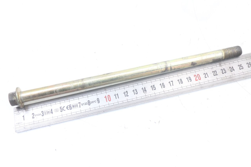 photo de FRONT WHEEL AXLE KYMCO SUPER 8 125 (2008 - 2015) - Component detail