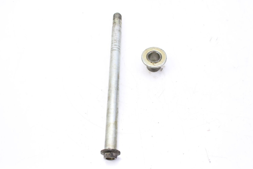 photo de FRONT WHEEL AXLE SUZUKI SV S 650 (1999 - 2002) - Component detail