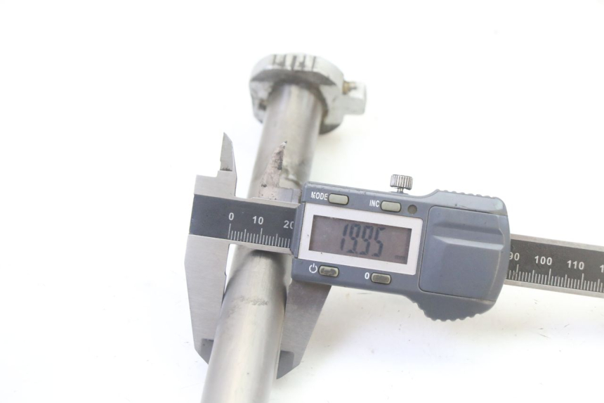 photo de FRONT WHEEL AXLE KTM SX 85 (2013 - 2017) - Product overview