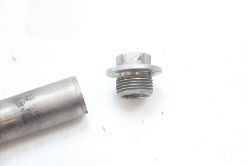 photo de FRONT WHEEL AXLE KTM SX 85 (2018 - 2024) - Alternative perspective