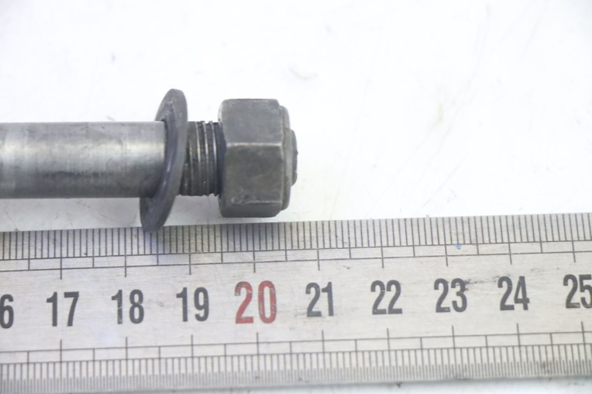 photo de FRONT WHEEL AXLE YAMAHA TTR 125 (2000 - 2020) - Alternative perspective