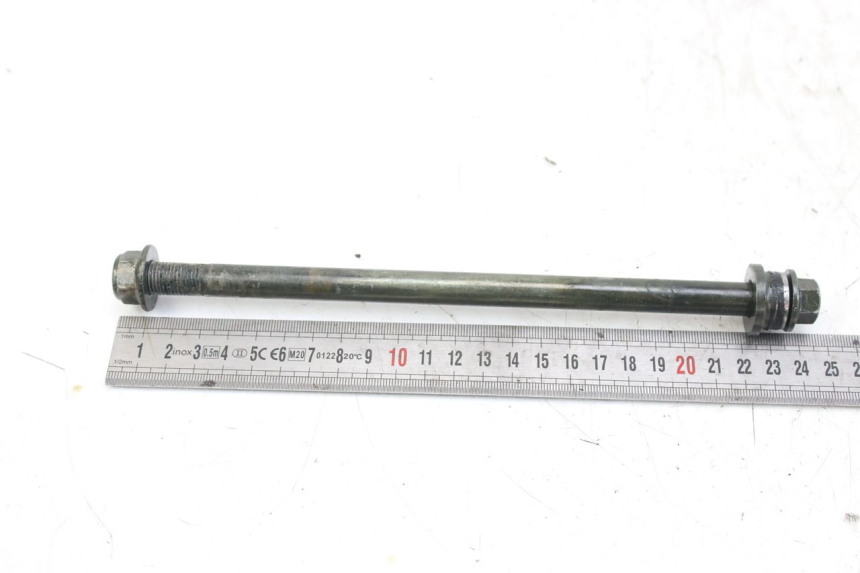 photo de FRONT WHEEL AXLE PEUGEOT TWEET 4T 50 (2010 - 2014) - Technical close-up