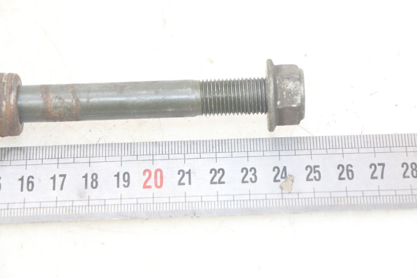 photo de FRONT WHEEL AXLE PEUGEOT TWEET 4T 50 (2018 - 2022) - Zoom on usage condition