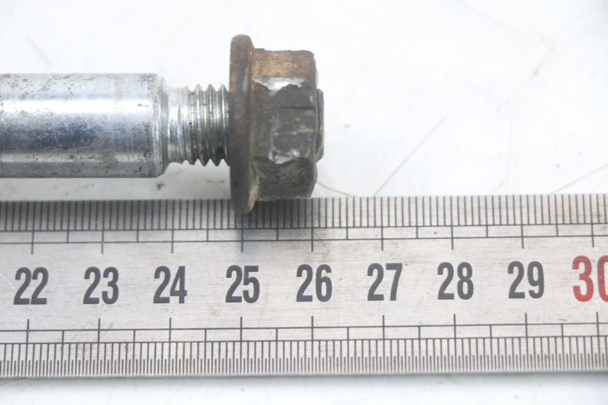 photo de FRONT WHEEL AXLE PIAGGIO TYPHOON 80 (1994 - 1997) - Zoom on usage condition