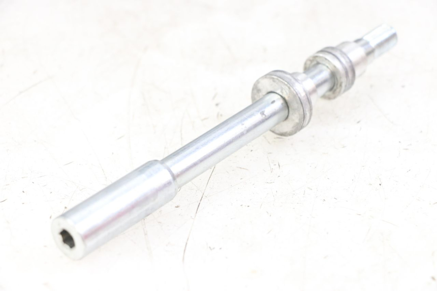 photo de FRONT WHEEL AXLE VENT DERAPAGE 50 (2018 - 2023) - Technical close-up