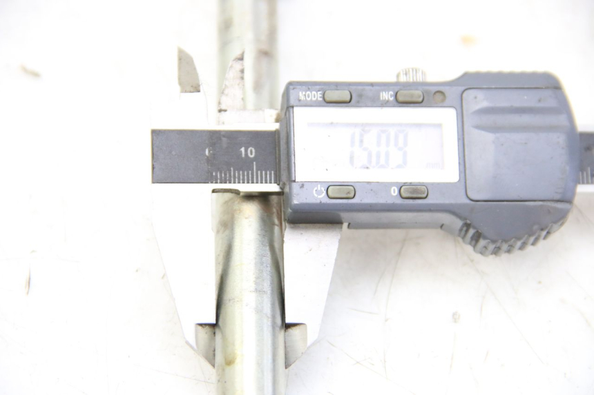 photo de FRONT WHEEL AXLE PEUGEOT VIVACITY NEW 2T 50 (2008 - 2017) - Component detail