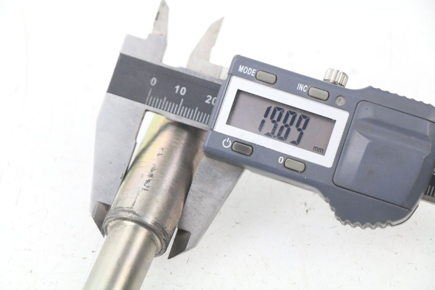 photo de FRONT WHEEL AXLE YAMAHA XMAX X-MAX ABS 125 (2014 - 2016) - Component detail