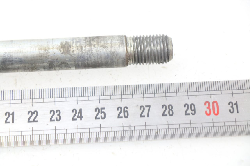 photo de FRONT WHEEL AXLE YAMAHA XMAX X-MAX 125 (2006 - 2009) - Component detail