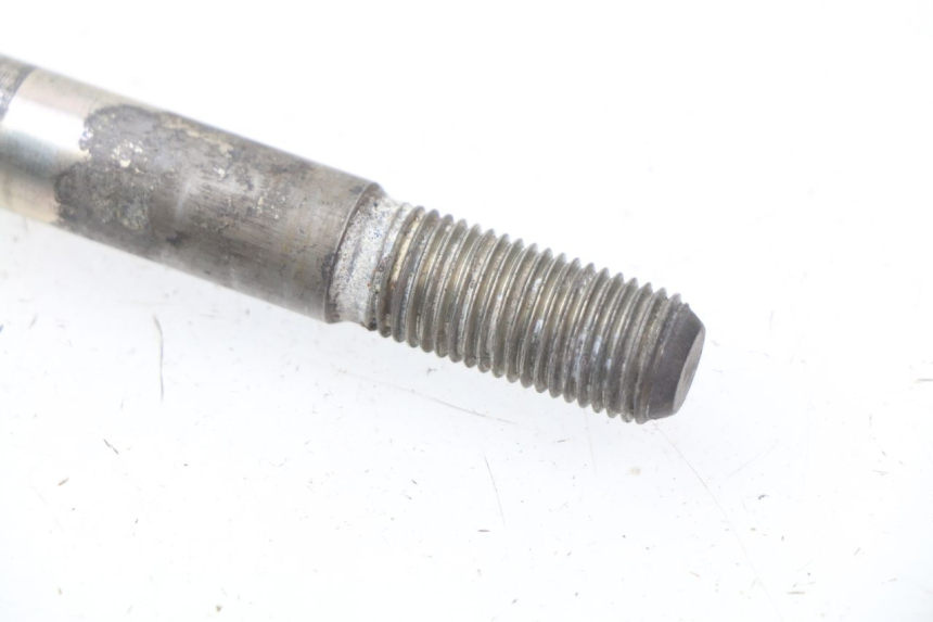 photo de FRONT WHEEL AXLE YAMAHA X-MAX XMAX 125 (2010 - 2013) - Fixing points details