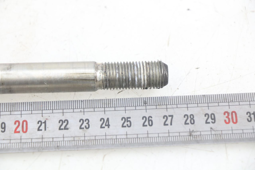 photo de FRONT WHEEL AXLE YAMAHA X-MAX XMAX 125 (2010 - 2013) - Component detail