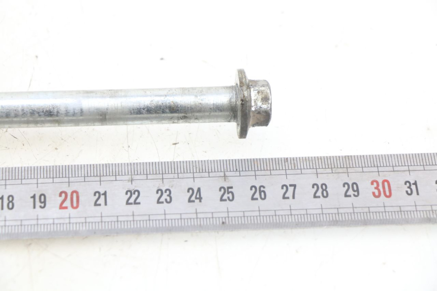 photo de FRONT WHEEL AXLE SYM X-PRO 4T 50 (2014 - 2021) - Zoom on usage condition