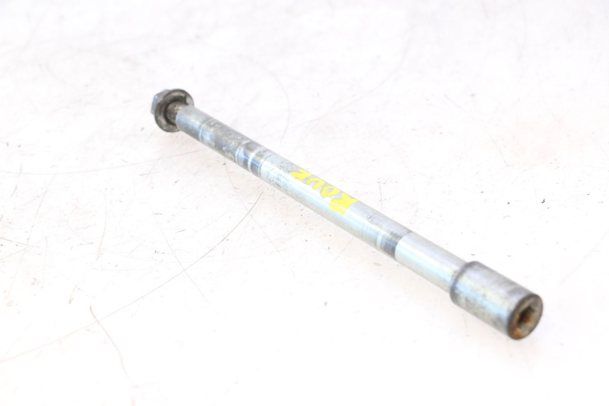 photo de FRONT WHEEL AXLE PIAGGIO X9 AMALFI 180 (2000 - 2003) - Alternative perspective