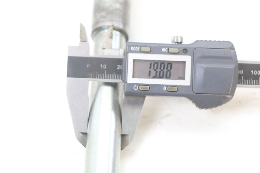 photo de Front wheel axle KYMCO XCITING 250 (2006 - 2009) - Product overview