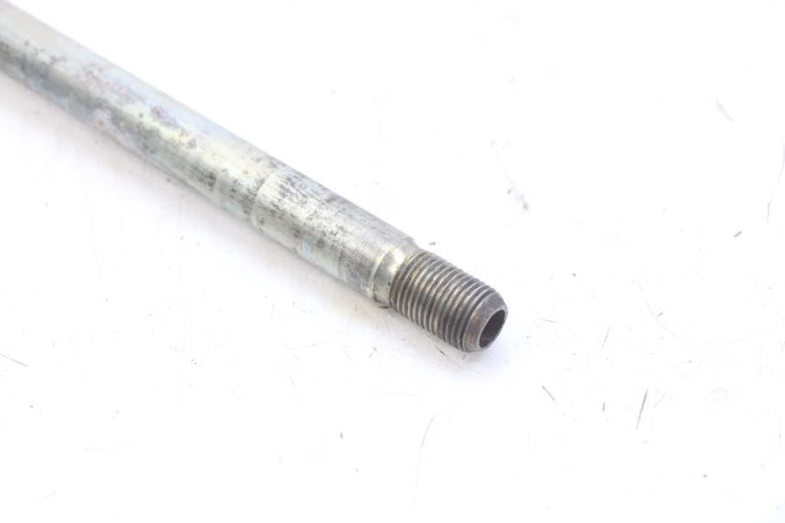 photo de FRONT WHEEL AXLE YAMAHA XJ600 XJ DIVERSION 600 (1992 - 1997) - Technical close-up