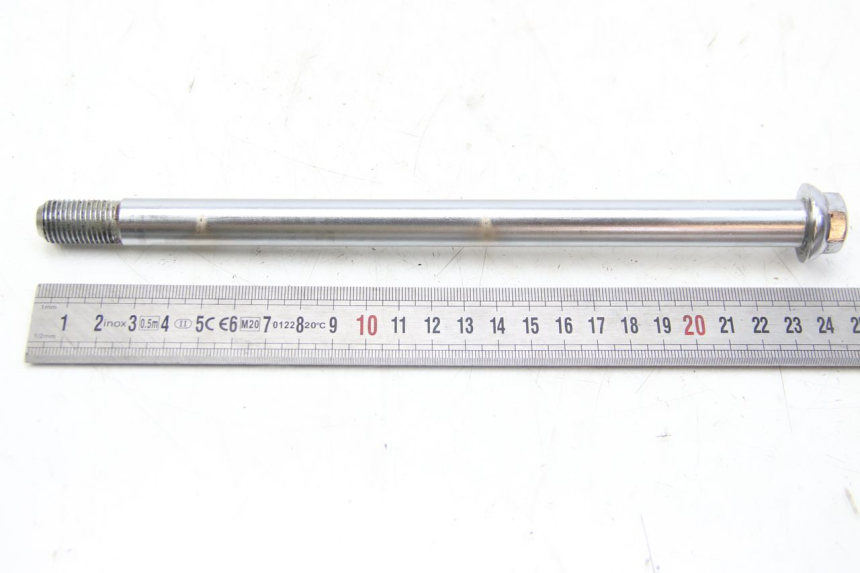 photo de FRONT WHEEL AXLE YAMAHA XV VIRAGO 750 (1984 - 1998) - Alternative perspective