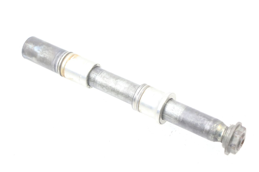 photo de FRONT WHEEL AXLE YAMAHA YZ 125 (1998 - 2005) - Fixing points details