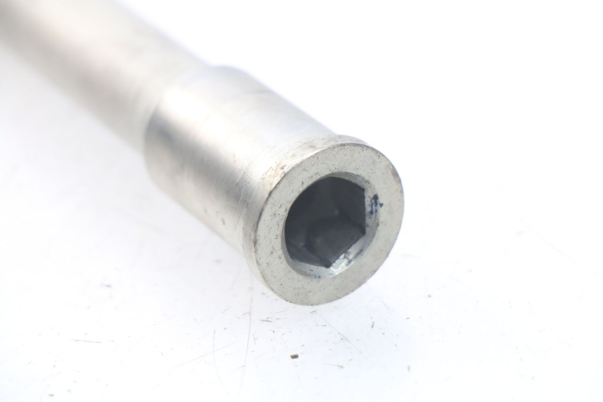 photo de FRONT WHEEL AXLE KAWASAKI Z Z900 900 (2017 - 2019) - Product overview