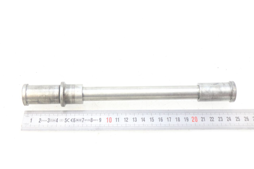 photo de FRONT WHEEL AXLE KAWASAKI ZR7 ZR-7 S 750 (1999 - 2004) - Alternative perspective