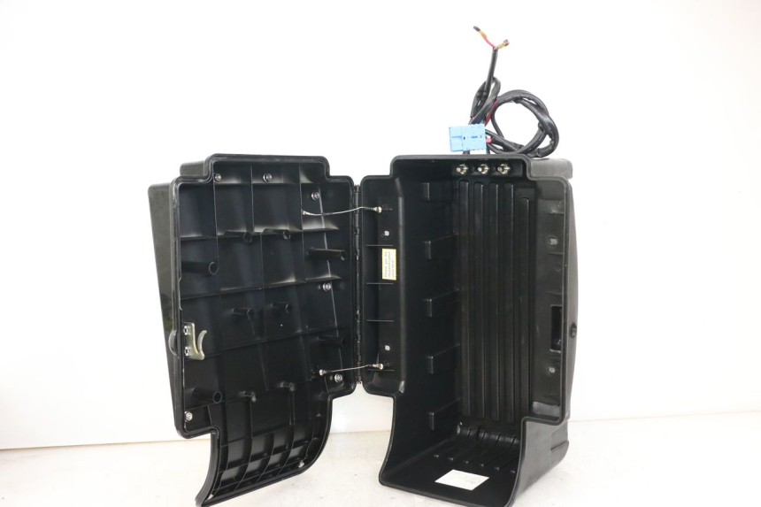 photo de Battery tray E-MAX 80L 1 (2011 - 2014) - Surface and material condition