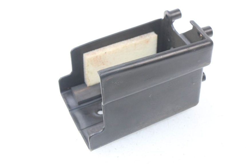 photo de BATTERY BOX HYOSUNG AQUILA GV 125 (2009 - 2016) - Alternative perspective