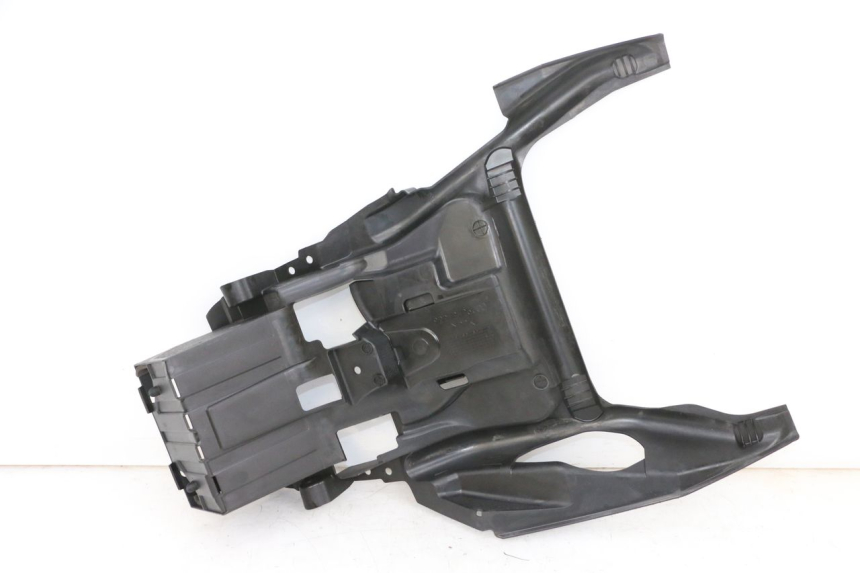 photo de BATTERY BOX SUZUKI BURGMAN 650 (2013 - 2020) - Component detail