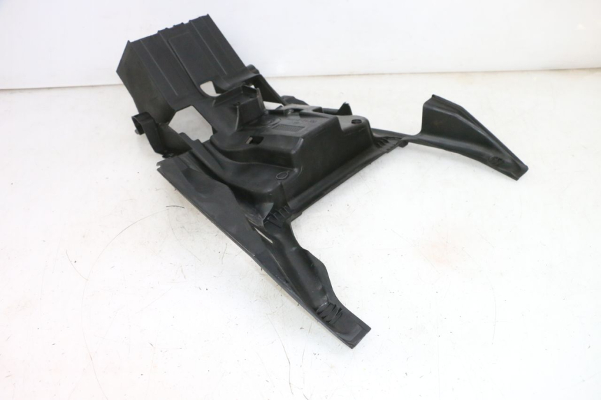 photo de BATTERY BOX SUZUKI BURGMAN 650 (2013 - 2020) - Alternative perspective