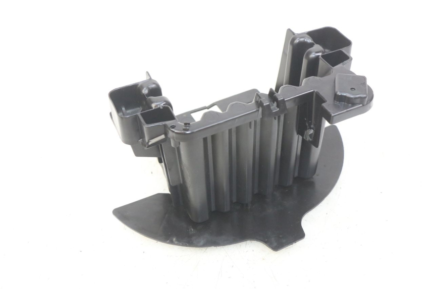 photo de BATTERY TRAY PEUGEOT CITYSTAR 2T 50 (2018 - 2021) - Fixing points details