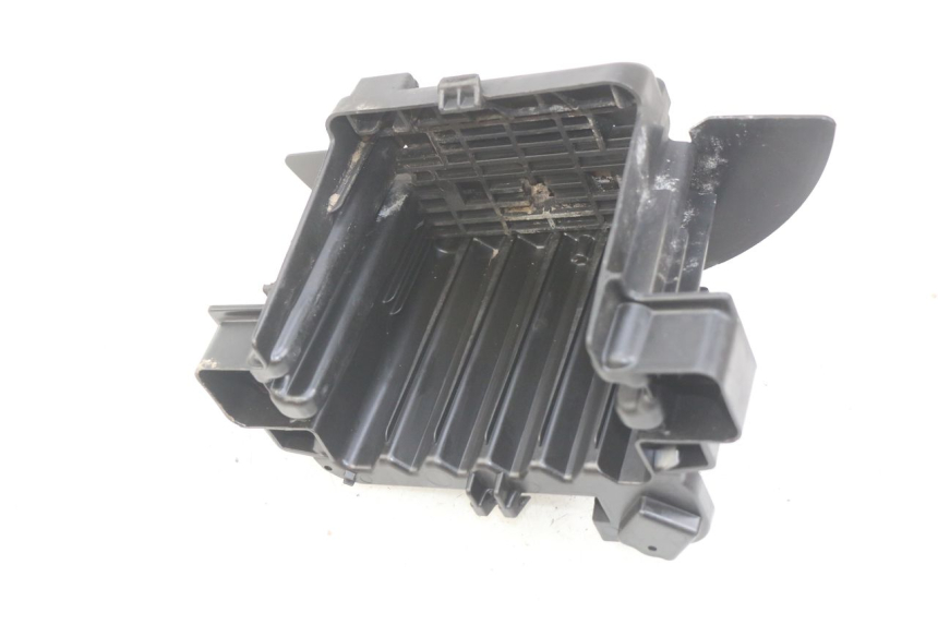 photo de BATTERY TRAY PEUGEOT CITYSTAR 125 (2011 - 2017) - Zoom on usage condition