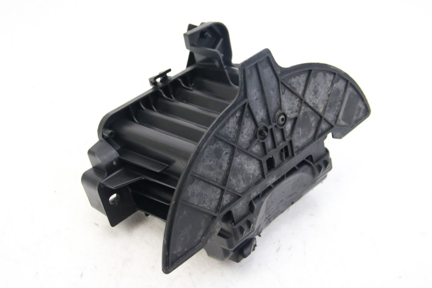 photo de BATTERY TRAY PEUGEOT CITYSTAR 50 (2013 - 2017) - High-resolution close-up