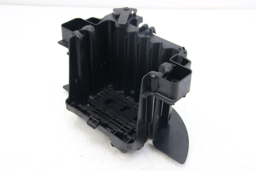 photo de BATTERY TRAY PEUGEOT CITYSTAR 50 (2013 - 2017) - Zoom on usage condition