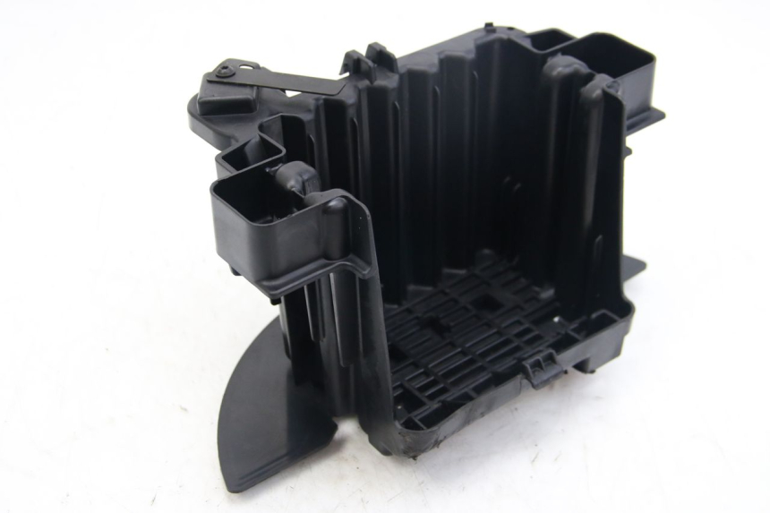 photo de BATTERY TRAY PEUGEOT CITYSTAR 50 (2013 - 2017) - Fixing points details