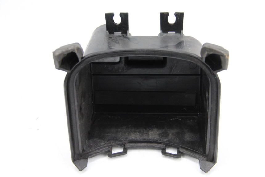 photo de BATTERY BOX YAMAHA CYGNUS X INJECTION 125 (2007 - 2013) - Zoom on usage condition