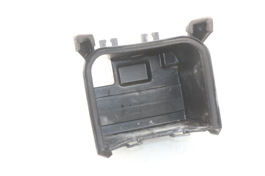 photo de BATTERY BOX YAMAHA CYGNUS X INJECTION 125 (2007 - 2013) - Component detail