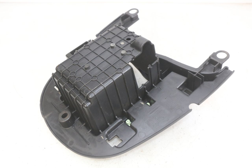 photo de BATTERY TRAY PEUGEOT DJANGO 4T 50 (2014 - 2019) - Zoom on usage condition
