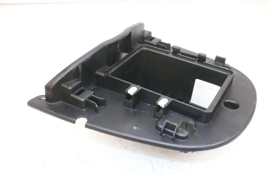 photo de BATTERY TRAY PEUGEOT DJANGO 4T 50 (2014 - 2019) - Technical close-up
