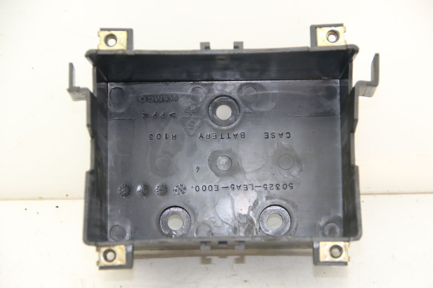 photo de BATTERY TRAY KYMCO DOWNTOWN ABS 125 (2015 - 2017) - Product overview