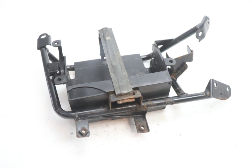 photo de BATTERY BOX YAMAHA FJR 1300 (2001 - 2005) - Technical close-up