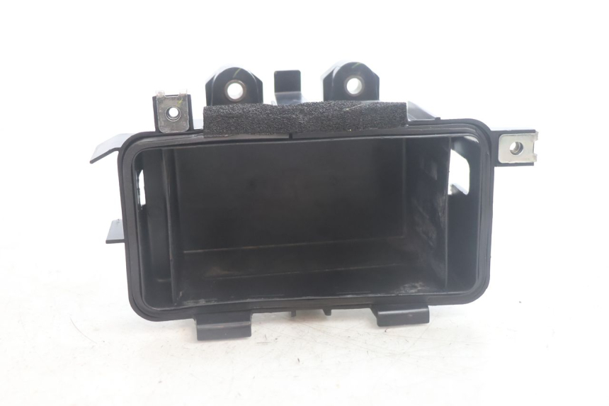 photo de BATTERY BOX HONDA FJS SILVER WING SILVERWING 400 (2005 - 2008) - Zoom on usage condition