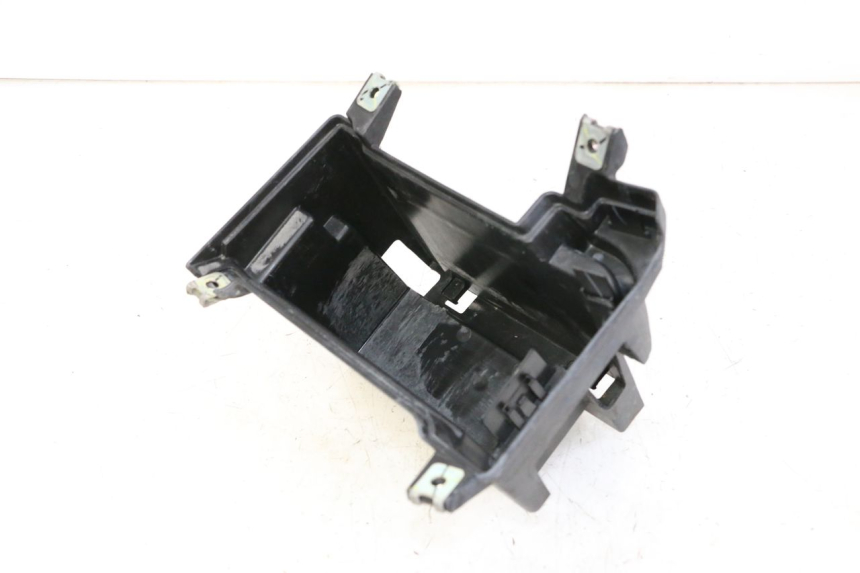 photo de BATTERY BOX HONDA FORZA ABS 300 (2013 - 2017) - Technical close-up