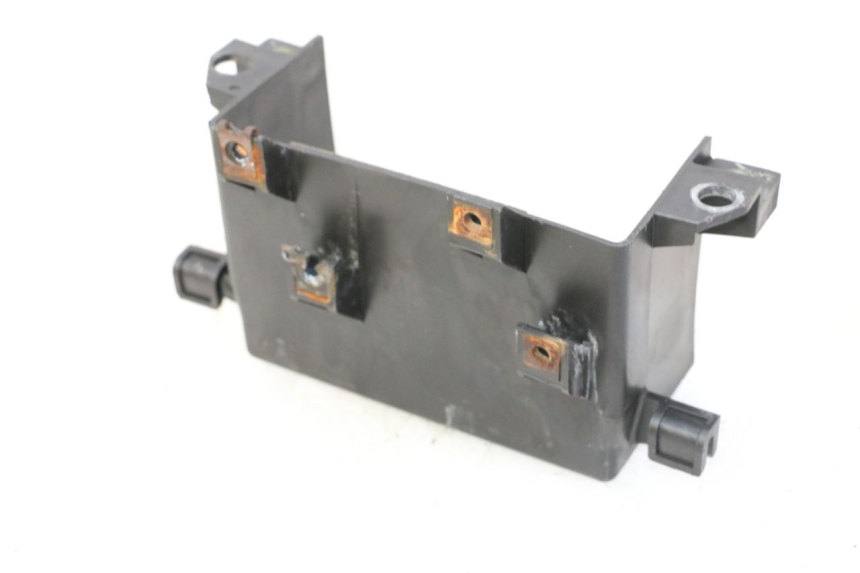 photo de BATTERY BOX YAMAHA FZ6 FAZER S2 600 (2007 - 2011) - Zoom on usage condition