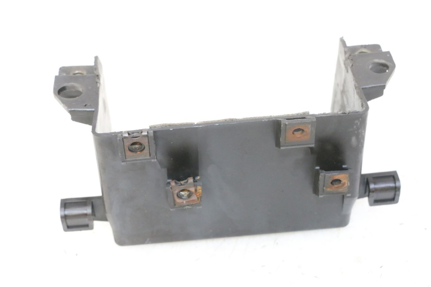 photo de BATTERY BOX YAMAHA FZ6 N FAZER 600 (2004 - 2006) - Alternative perspective