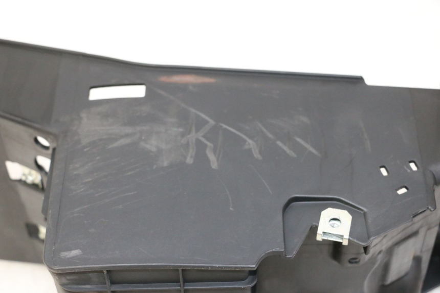 photo de BATTERY BOX BMW G310 R 310 (2016 - 2020) - Component detail