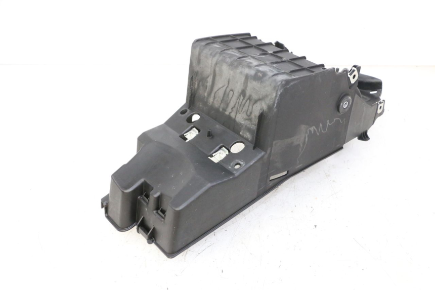 photo de BATTERY BOX BMW G310 R 310 (2016 - 2020) - Alternative perspective