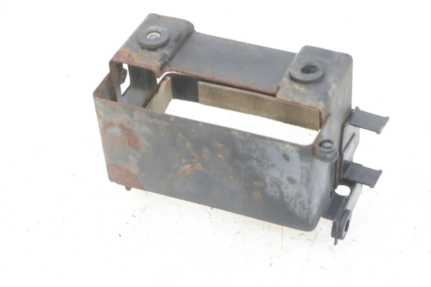 photo de BATTERY BOX SUZUKI GS GSE 500 (2001 - 2003) - Zoom on usage condition