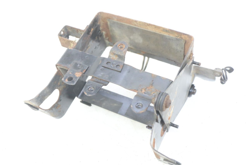 photo de BATTERY TRAY SUZUKI GSX-F GSX  F 1100 (1988 - 1994) - Zoom on usage condition