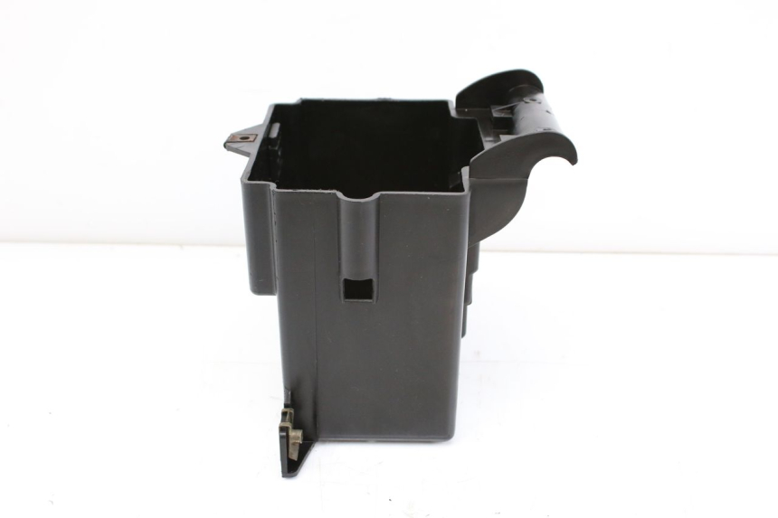 photo de BATTERY TRAY PIAGGIO HEXAGON 2T 125 (1994 - 1998) - Technical close-up