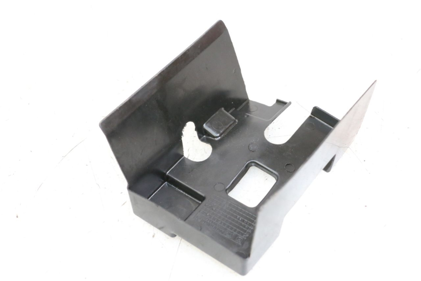 photo de BATTERY BOX HUSQVARNA SVARTPILEN 401 (2018 - 2023) - Fixing points details